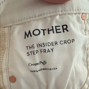 MOTHER Cream Insider Crop Step Fray Jeans